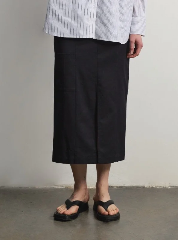 The Jenny Skirt ruffled skirt detail