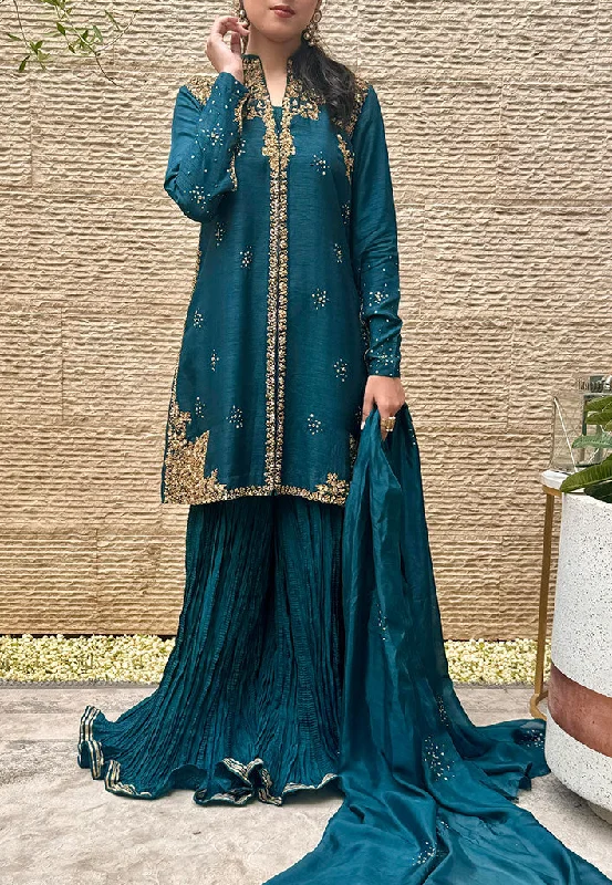 Aylee with Crushed Dhaka Pants and Dupatta Chic Slim Fit Pants